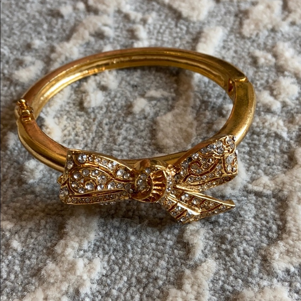 Bow bangle